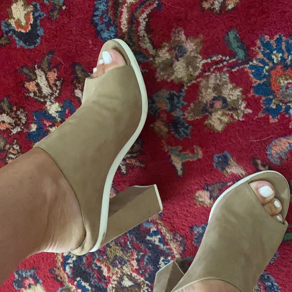 Dee Keller Meredith mules